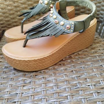 Prodam sandal olivno zelen z resicami vel. 37 za 20 eur