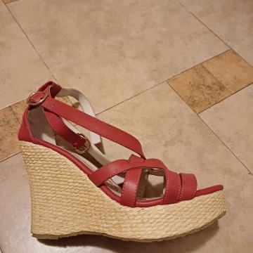 Prodam sandale st.39-40