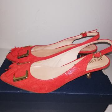 rdeči pol sandali by Pedro Miralles št. 40