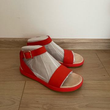 Sandali Clarks, št. 39