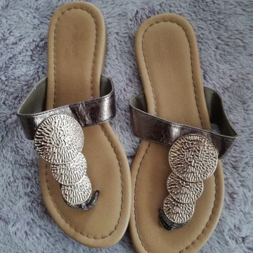 Sandali japonke 37