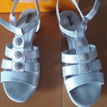 sandali NEWTOP COMFORT, št. 41, srebrni, kot novi