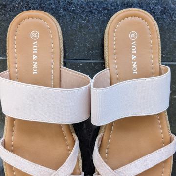 Novi sandali s platformo št. 38