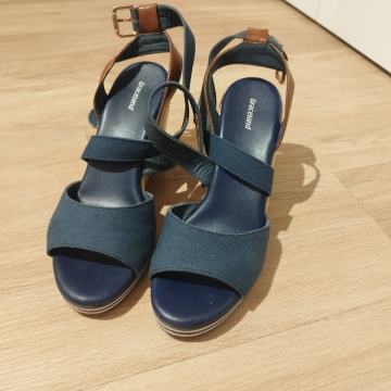 Sandali s polno peto 40