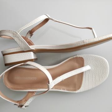 Prodam nove sandale Roccobarocco – št. 39