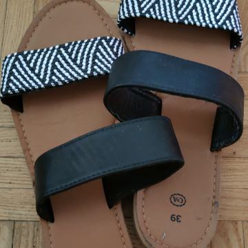 Novi sandali