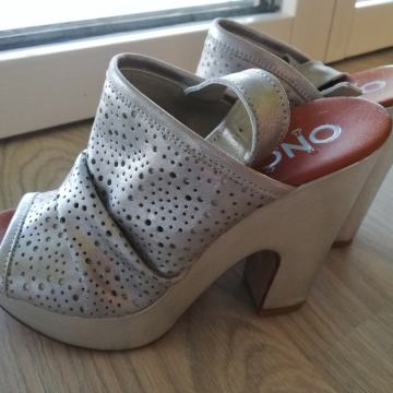 Usnjeni sandali Vera Gomma št. 39