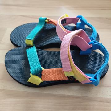 Teva sandali št. 37