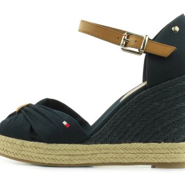 NOVI Tommy Hilfiger čevlji (MPC 99,90€) ZELO UGODNO!