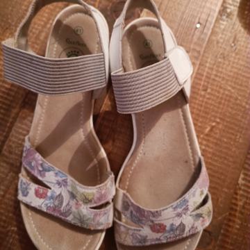 ženski sandali št.41