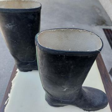 Gumijasti škornji 41-42