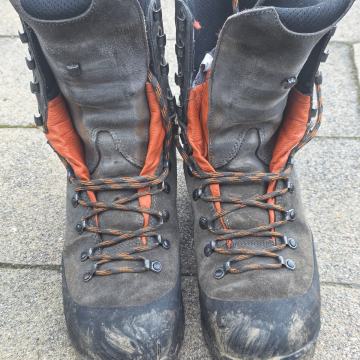 Husqvarna Technical 24 protivrezni čevlji za gozdarstvo