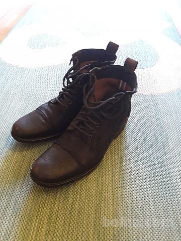 Lewis škornji št. 43 ugodno prodam