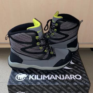 Moški zimski škornji vel 43 - Waterproof