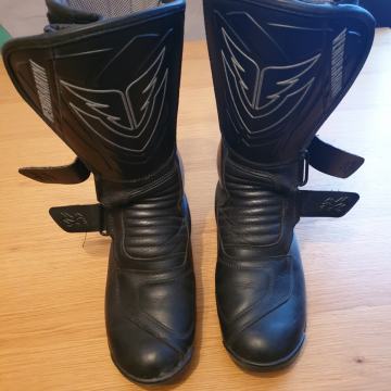 Motoristični škornji