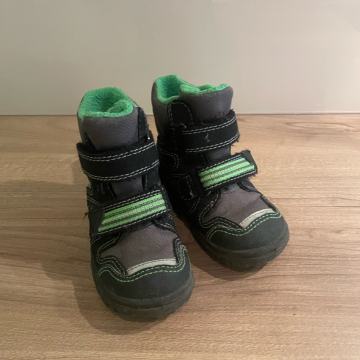 Zimski nepremočljivi čevlji SUPERFIT črni, št. 22