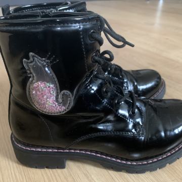 Dekliški bulerji lak 34