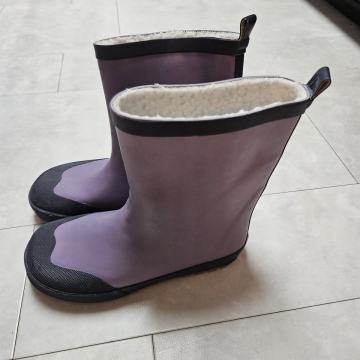 Dekliški podloženi gumijasti škornji št. 34