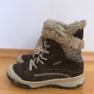 DEKLIŠKI PODLOŽENI ZIMSKI ŠKORNJI št.37