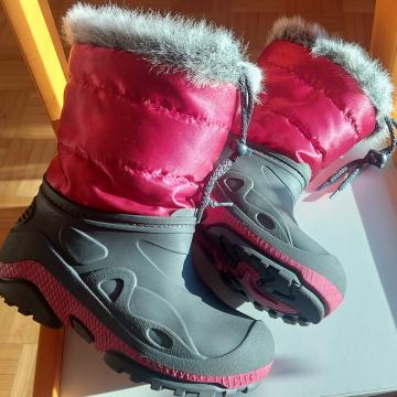 Dekliški škornji št. 30