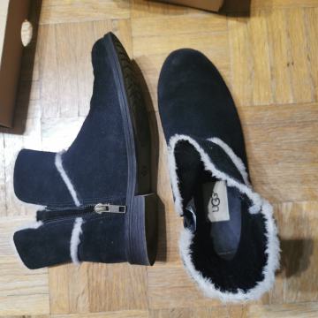 Dekliški škornji Ugg št. 36