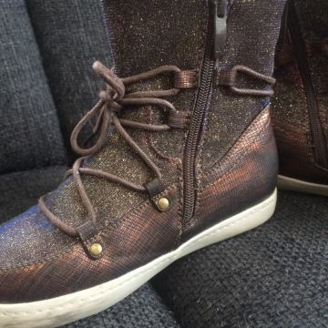 DEKLIŠKI ŠKORNJI VEL.34