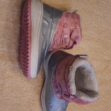 Dekliški zimski škornji št. 23 lupilu