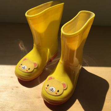 Dezni skornji st. 24 - Maribor