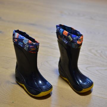 Dežni škornji, št. 24