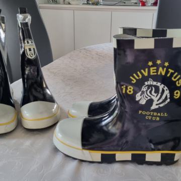 Novi fantovski gumijasti škornji Juventus št. 32-33