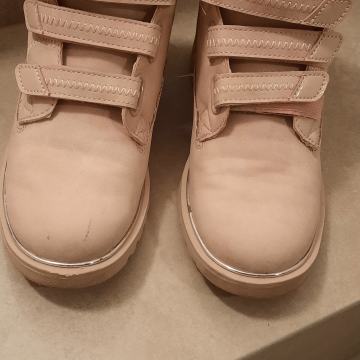 Gležnarji FILA podloženi št. 34