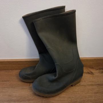 Gumijasti škornji 36 temno zelene barve