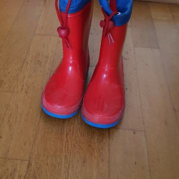 Gumijasti škornji št. 29, Strela McQueen