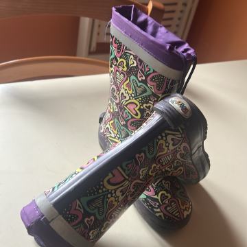 Gumijasti škornji, Št 32