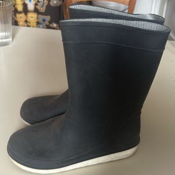 Gumijasti škornji Št 34-35