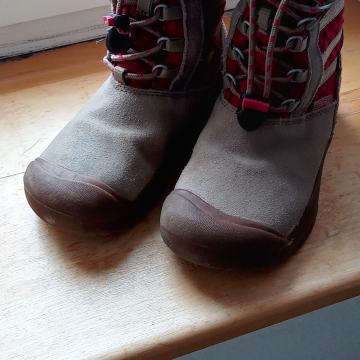 KEEN zimski dekliški usnjeni kornji št. 31