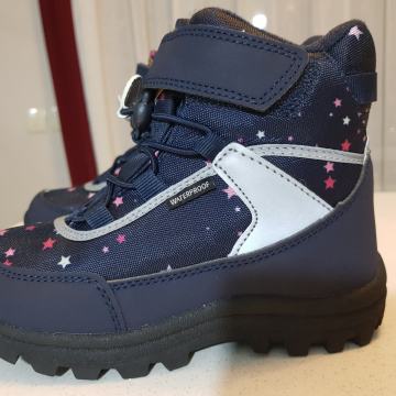 Nepremočljivi škornji zimski št 28 NOVI