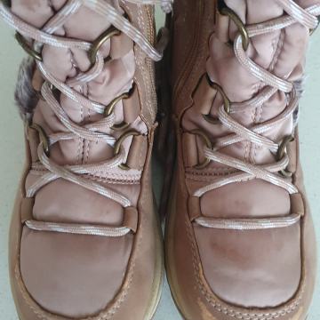 Nepremočljivi zimski škornji št. 32