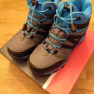 OTROŠKI  ČEVLJI št. 32