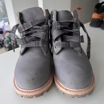 Otroški čevlji Timberland št. 35, vrhunski, vodoodporni