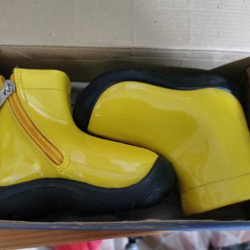 Otroški gumijasti škornji, velikost 23 - novo