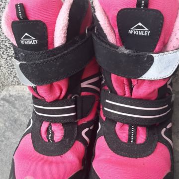 Otroški roza škornji (št. 38)