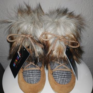 OTROŠKI ŠKORNJI MOON BOOT - NOVI!