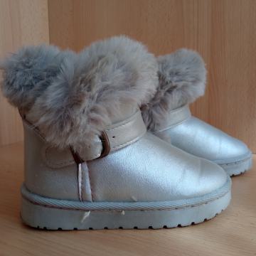 Otroški škornji št. 24