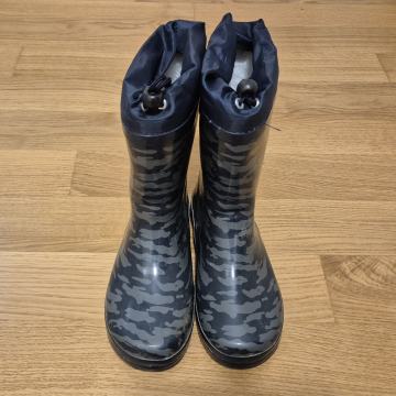 Otroški škornji št. 35