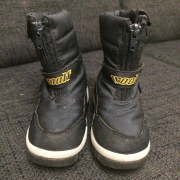 OTROŠKI ŠKORNJI VEL.24