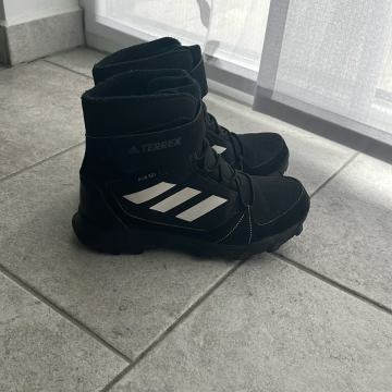 Otroški zimski čevlji Adidas