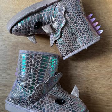 Otroški zimski čevlji velikost 34