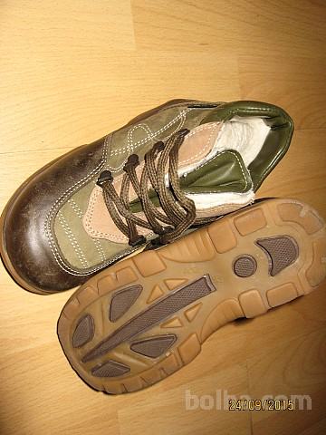 OTROŠKI ZIMSKI GLEŽNAR številka 26, s ptt