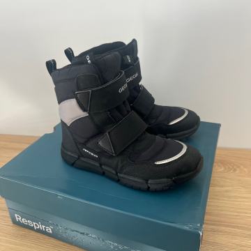 Otroški zimski škornji GEOX 36